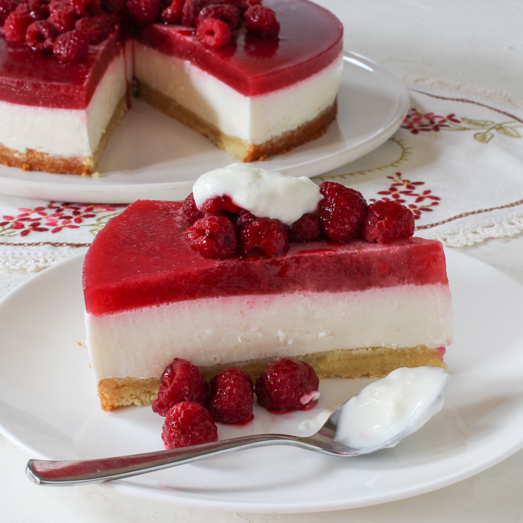 Yogurt and raspberry jelly cheesecake (GAPS/SCD)